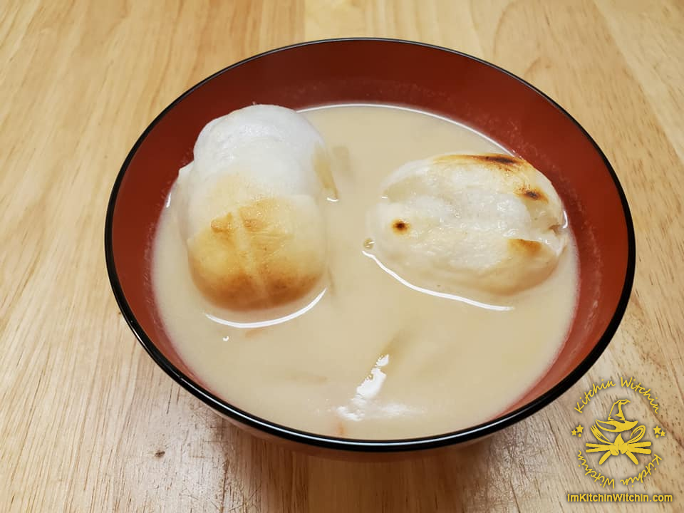 Ozoni お雑煮 – Japanese New Year Mochi Soup (Kansai Style) Image / お雑煮–お正月餅スープ（関西風） 画像